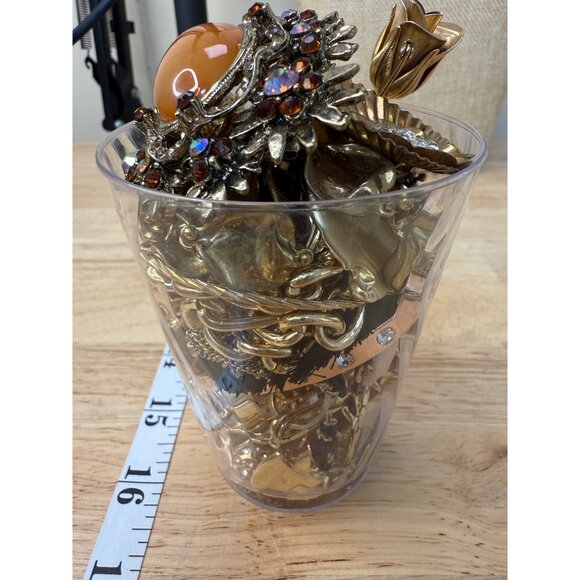 Gold Tone Wearable Jewelry Lot Mixed Styles & Pieces Includes Rhinestone Brooch - Picture 5 of 12